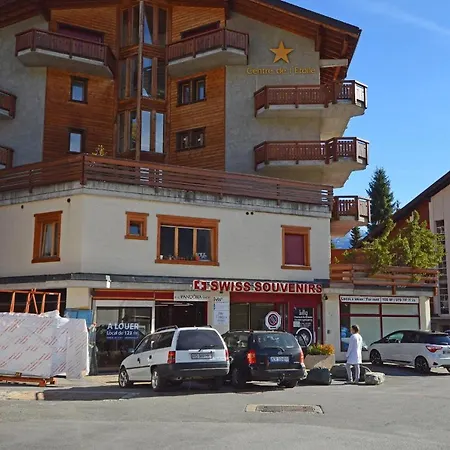 Appartement Centre Etoile 130 *